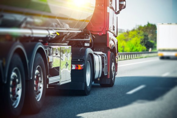 Enlèvement et débarrassage de poids lourds accidenté par épaviste à Grenoble